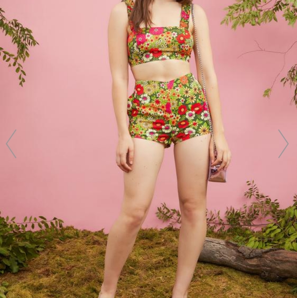 Dolls Kill Sugar Thrillz Modern Love High Waisted Shorts Set
